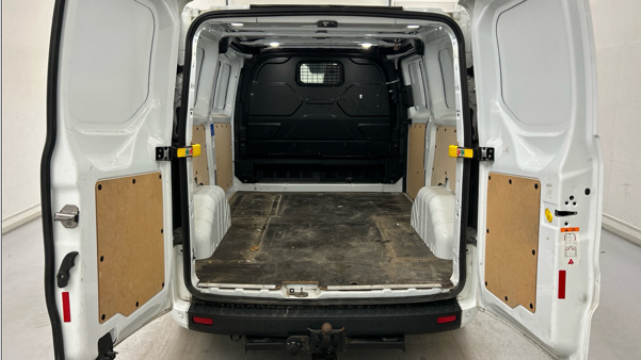 FORD TRANSIT CUSTOM II (2) FOURGON 2.0 ECOBLUE 136CH TREND BUSINESS L1H1 300 24 990€ ou 446€/MOIS - image 8
